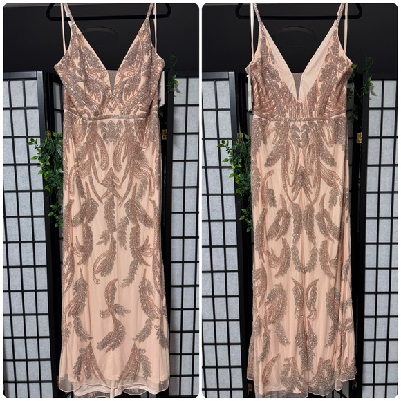 MacDuggal size 14 V neck sequin Elegant Evening Gown - Picture 4 of 8